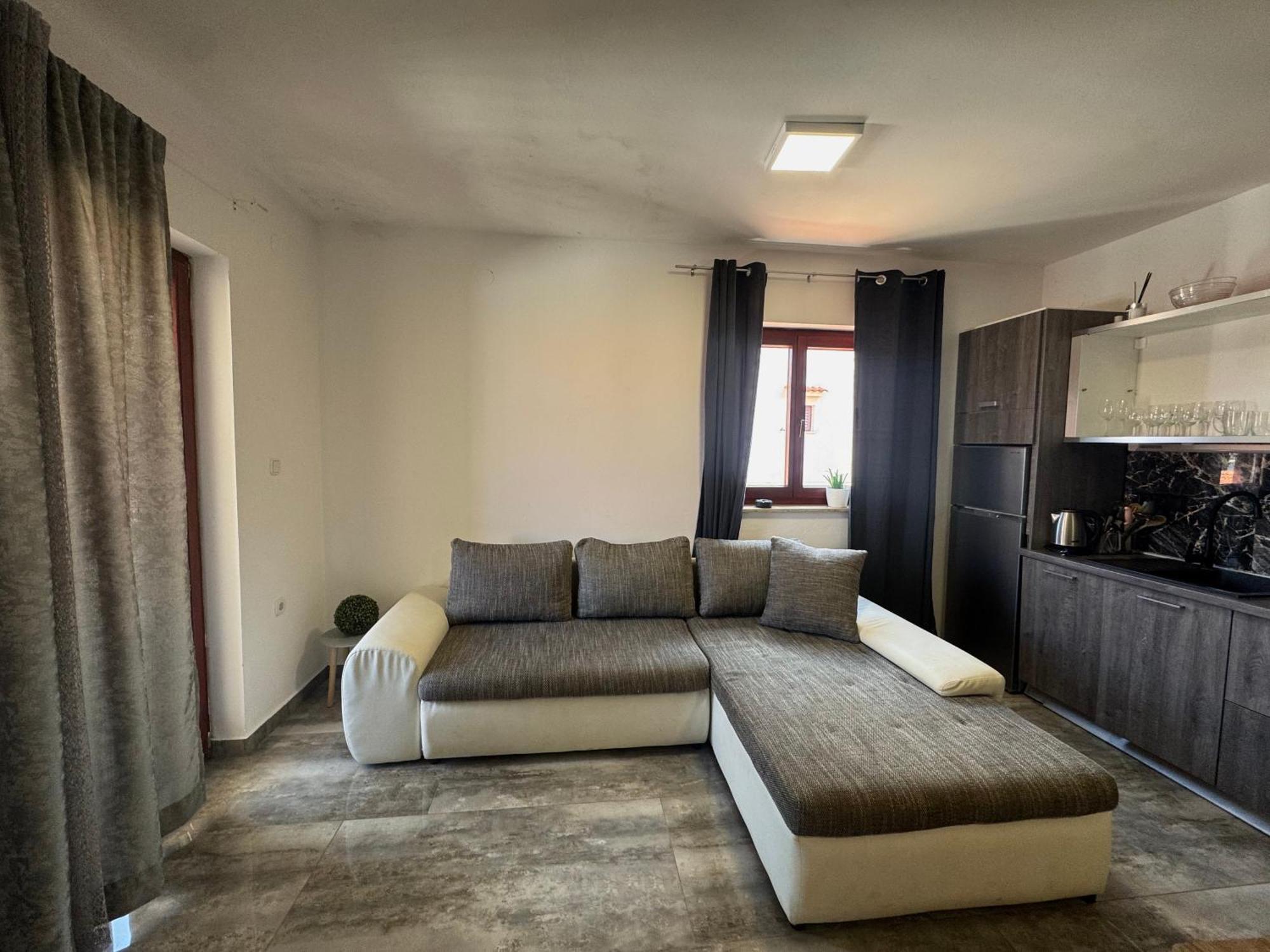 Apartments Orhidelia 奈维斯 外观 照片