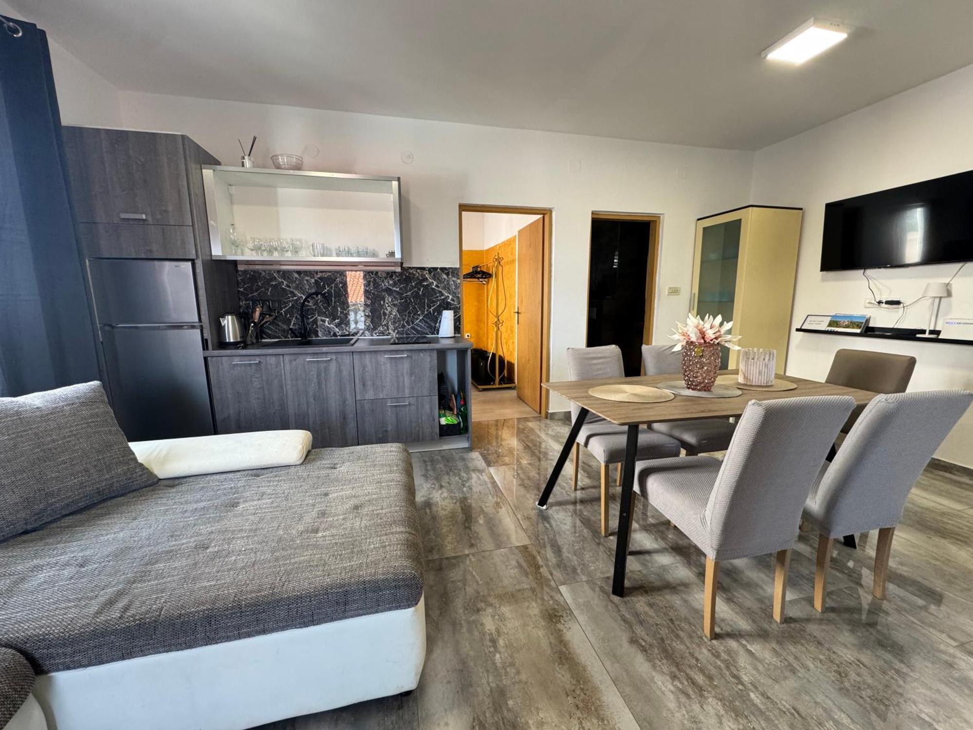 Apartments Orhidelia 奈维斯 外观 照片