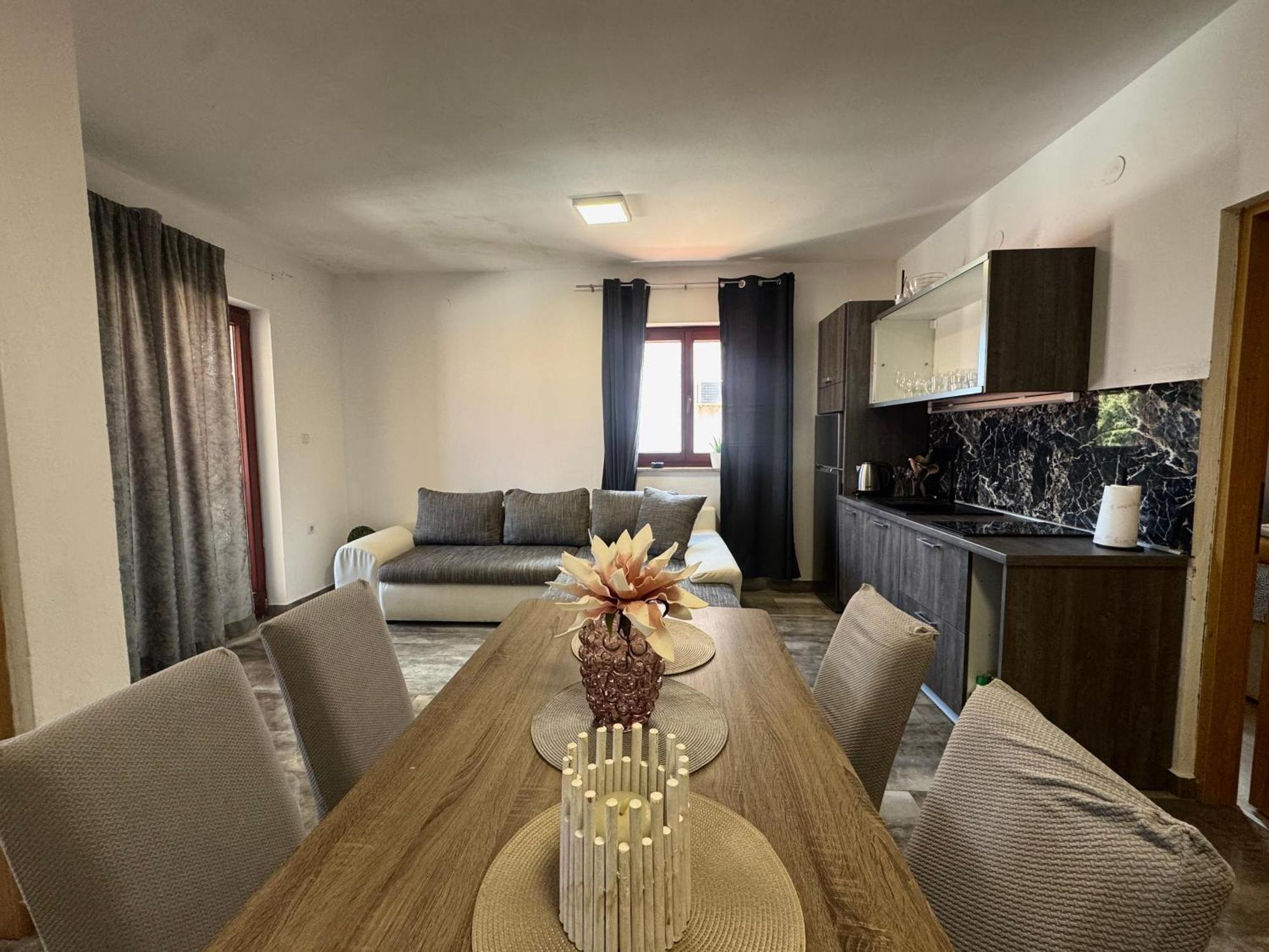 Apartments Orhidelia 奈维斯 外观 照片